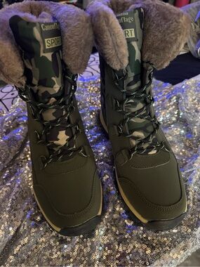 Sporto Olive Green Camouflage Faux-Fur Combat Boots